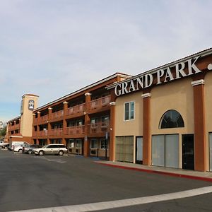 Grand Park Inn